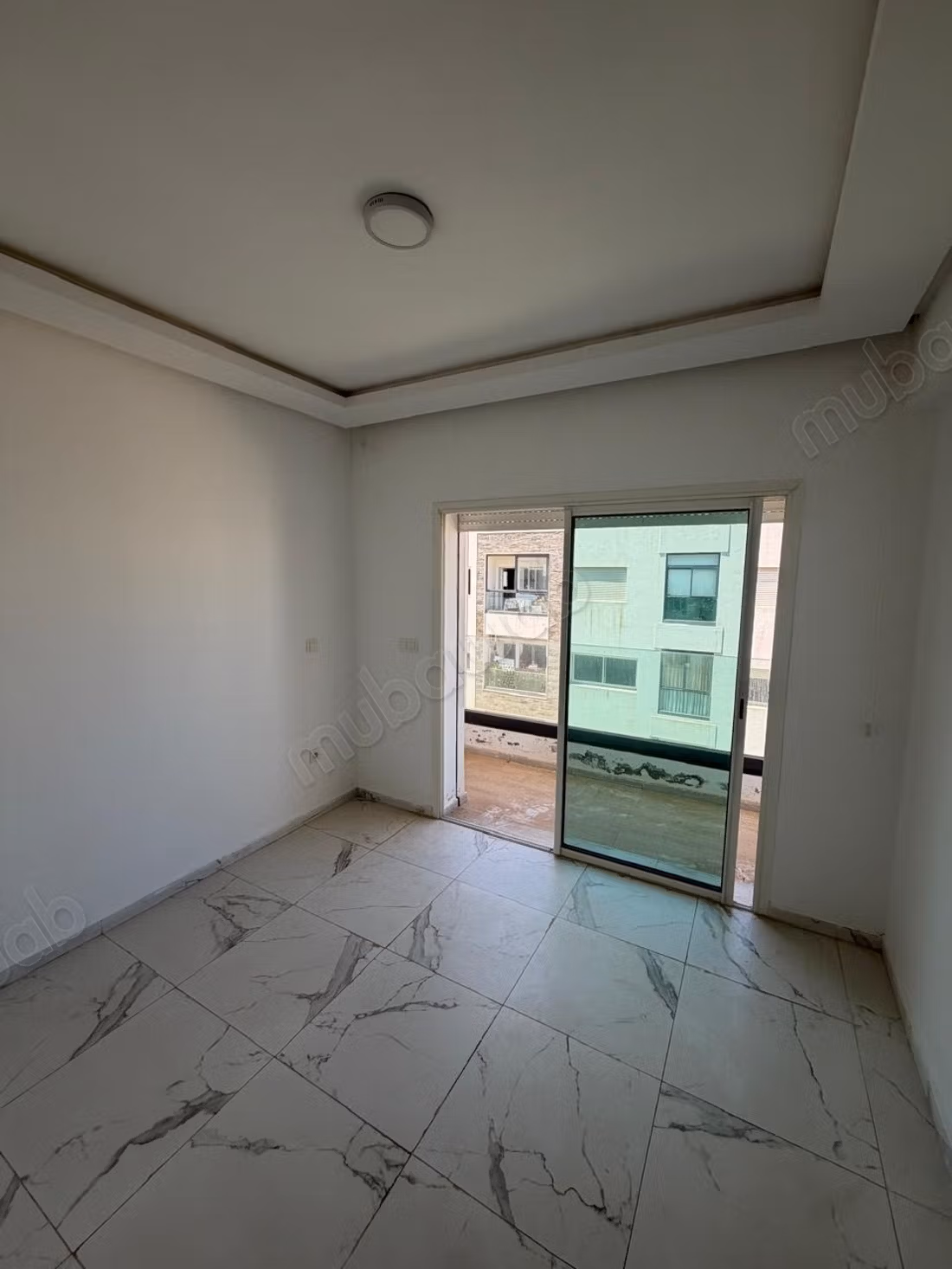 Affitta questo appartamento a Harhoura. Superficie 110 m². Porta blindata, salotto marocchino tradizionale