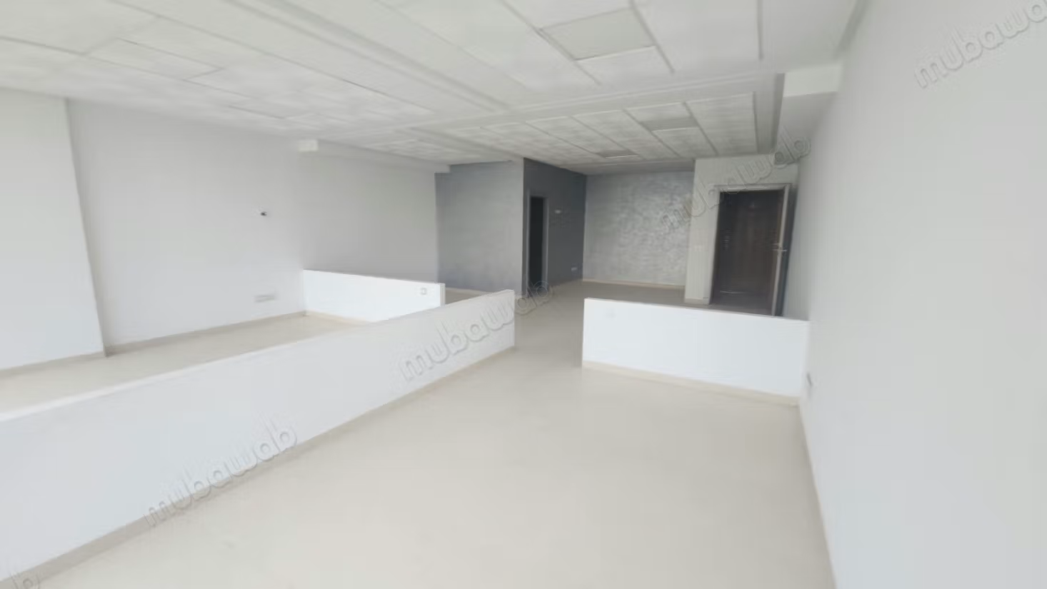 Ufficio di 69 m² situato in un edificio direzionale.

Ascensore, parcheggio disponibile e amministrazione professionale.

Residenza vicino al TGV, Tanger city Mall e ai lussuosi hotel di Tangeri; situata nel quartiere elegante di Malabata.