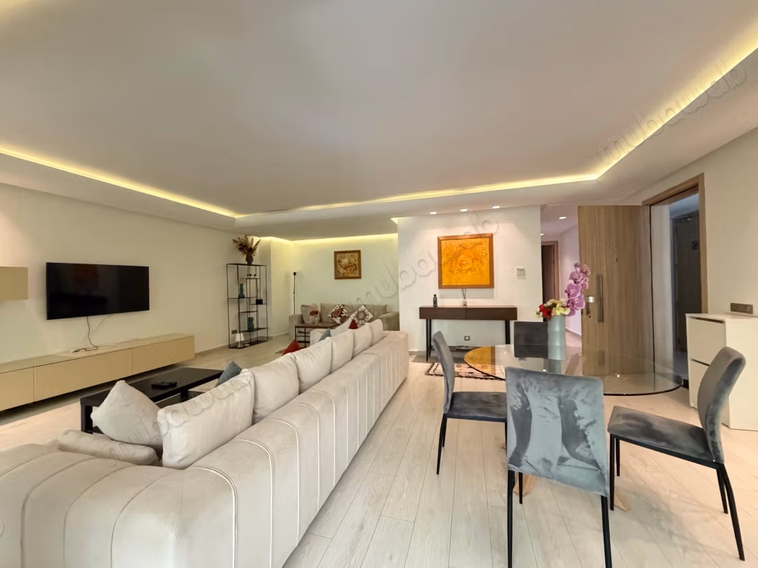 Appartamento con due camere da letto arredato a Racine con terrazzo