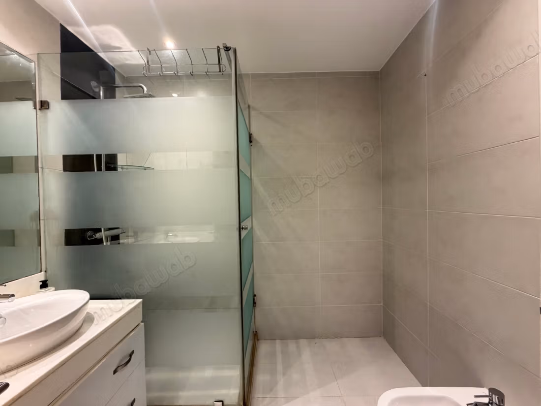 Appartamento con due camere da letto arredato a Racine con terrazzo