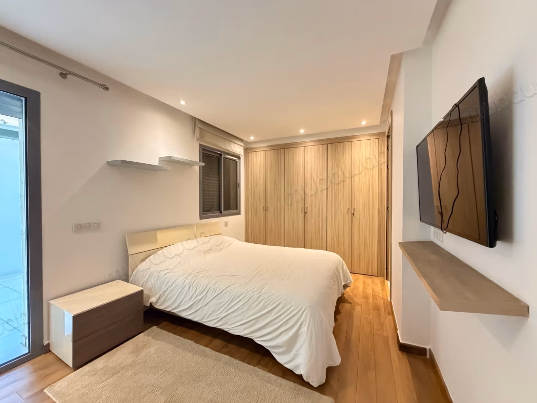 Appartamento con due camere da letto arredato a Racine con terrazzo