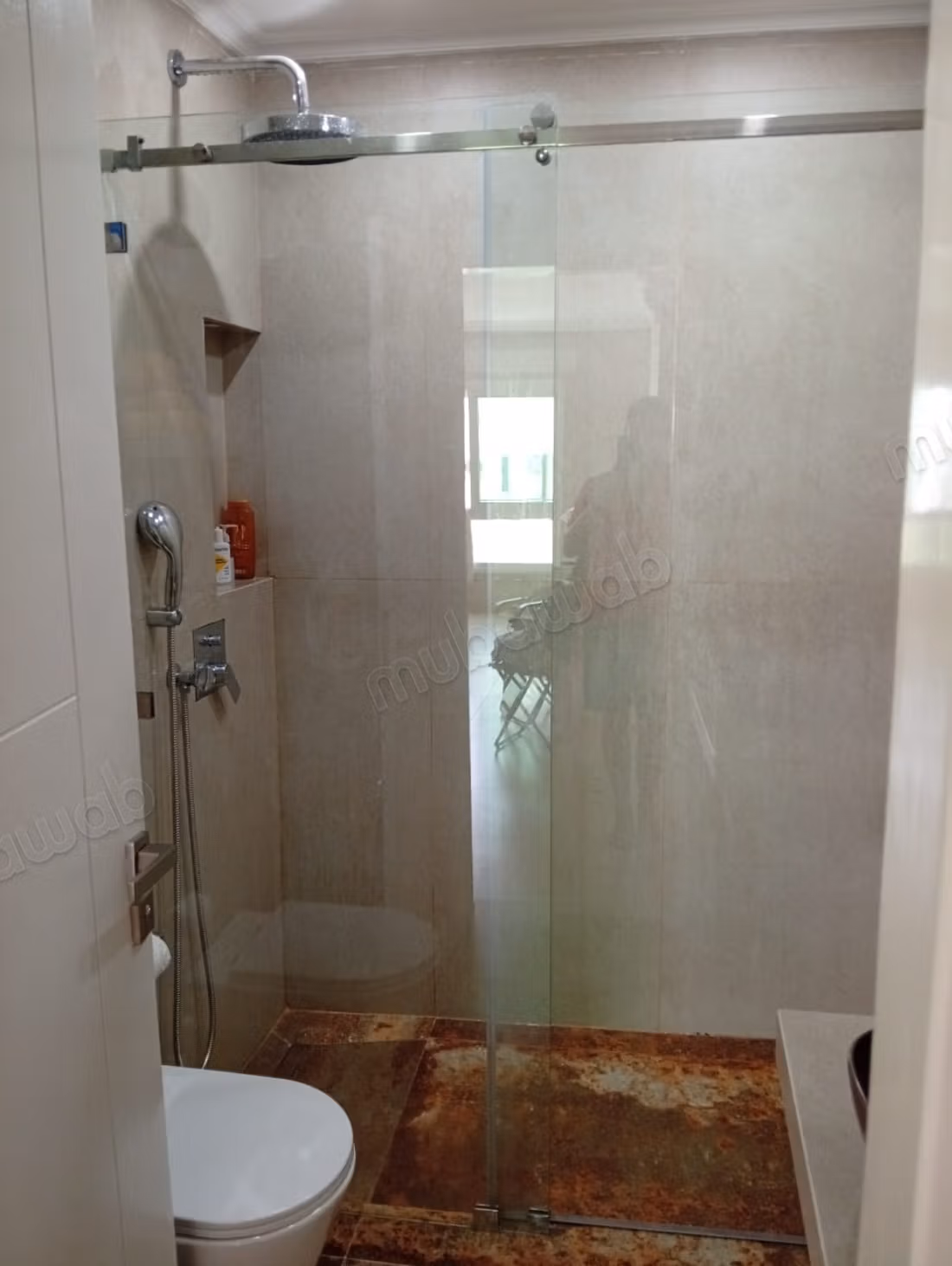 Location d'un appartement à Achakar. 
Surface de 77 m². 
Prestation de conciergerie, belle Piscine