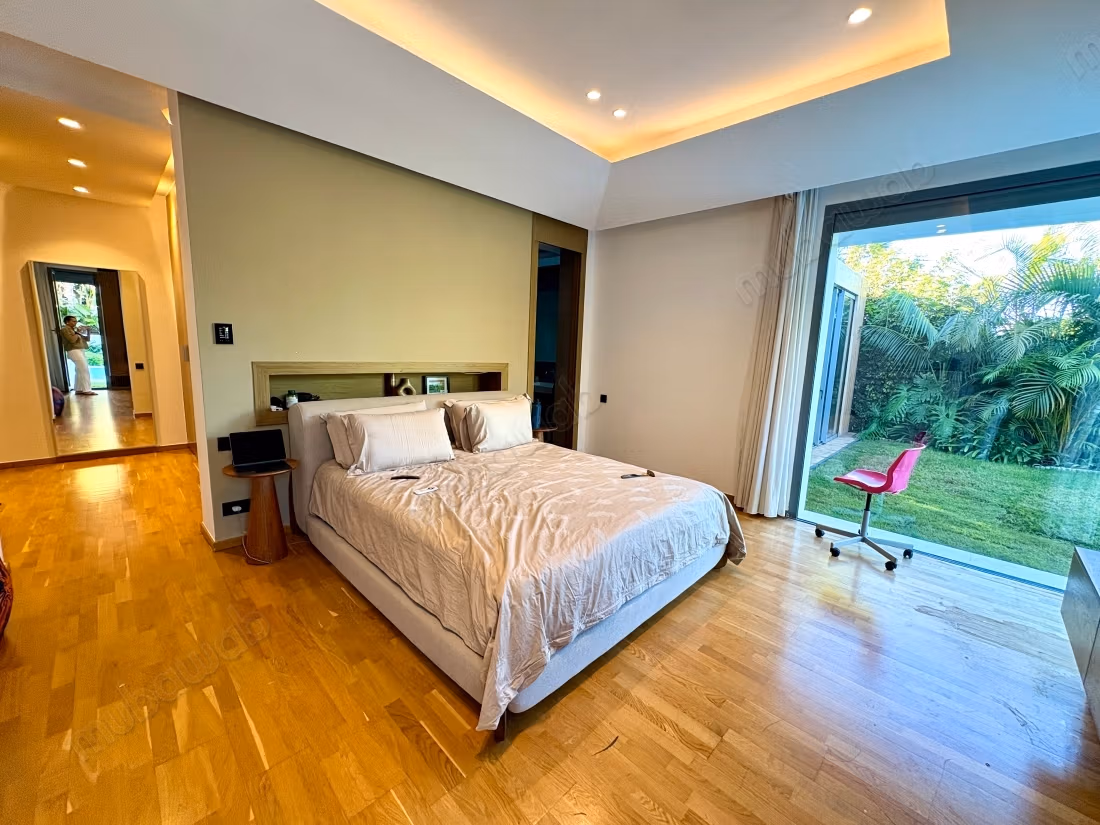 Villa contemporanea eccezionale in affitto senza affacci