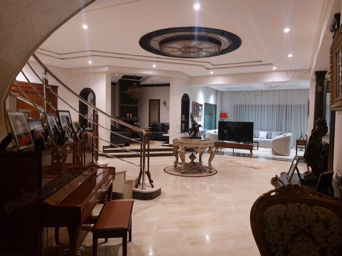 Villa de luxe à louer à Riyad. 6 chambres agréables. Bien meublé
