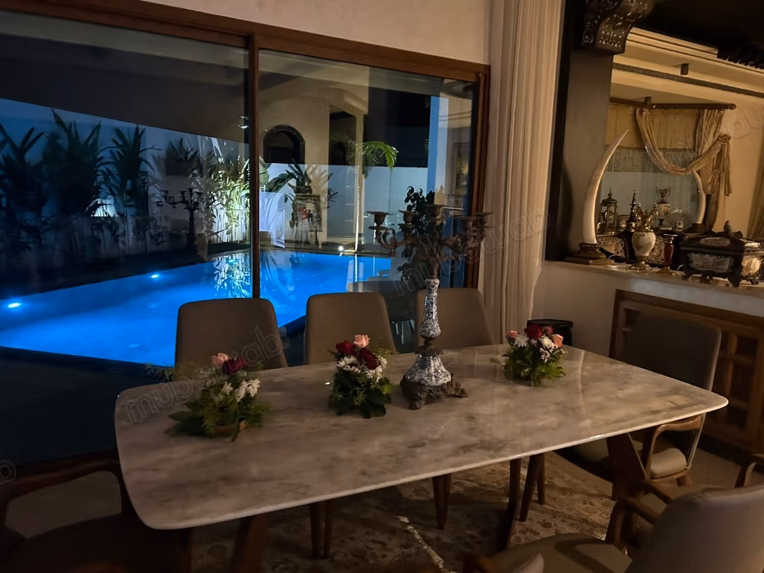 Villa de luxe à louer à Riyad. 6 chambres agréables. Bien meublé