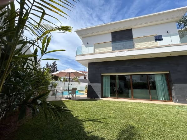 Villa de luxe à louer à Riyad. 6 chambres agréables. Bien meublé