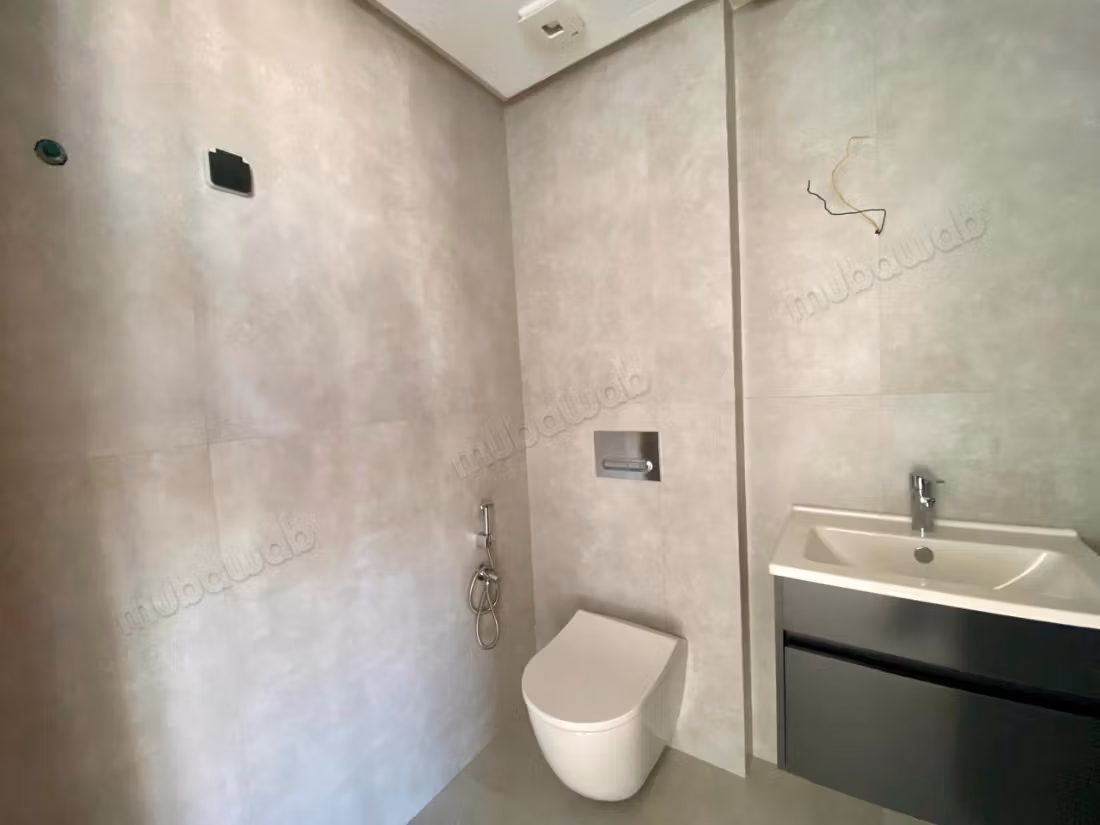 Hoogwaardige kantoorplaten van 94 m² BACHKOU