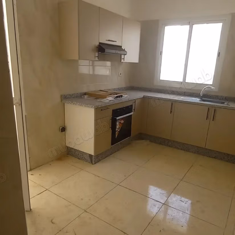 Appartement en location à Branes 1. Surface de 110 m². Antenne parabolique et sécurité