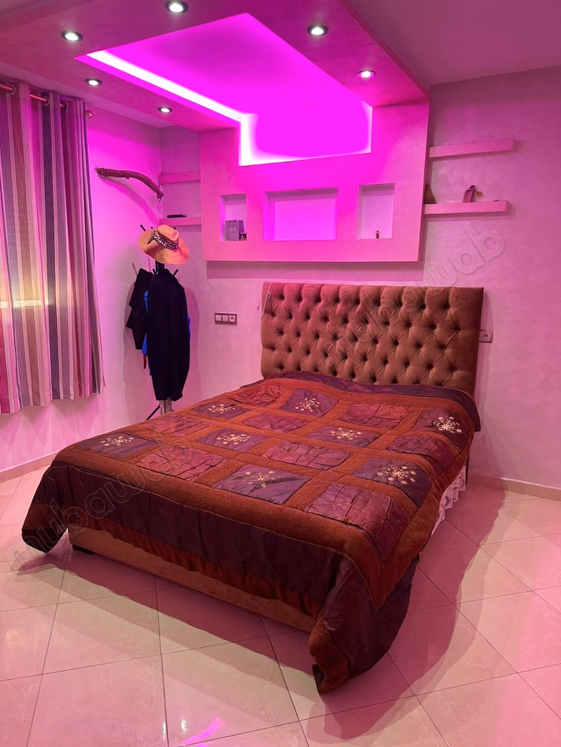 Louez cet appartement à Hay Mabrouka. 
2 chambres agréables. 
Bien meublé
