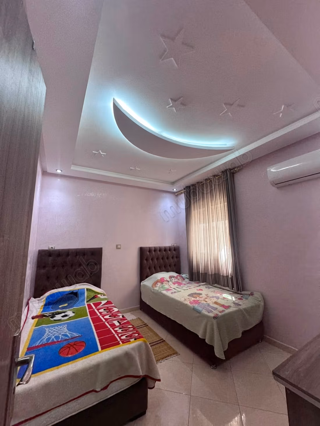 Louez cet appartement à Hay Mabrouka. 
2 chambres agréables. 
Bien meublé