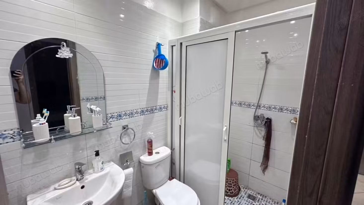 Louez cet appartement à Hay Mabrouka. 
2 chambres agréables. 
Bien meublé