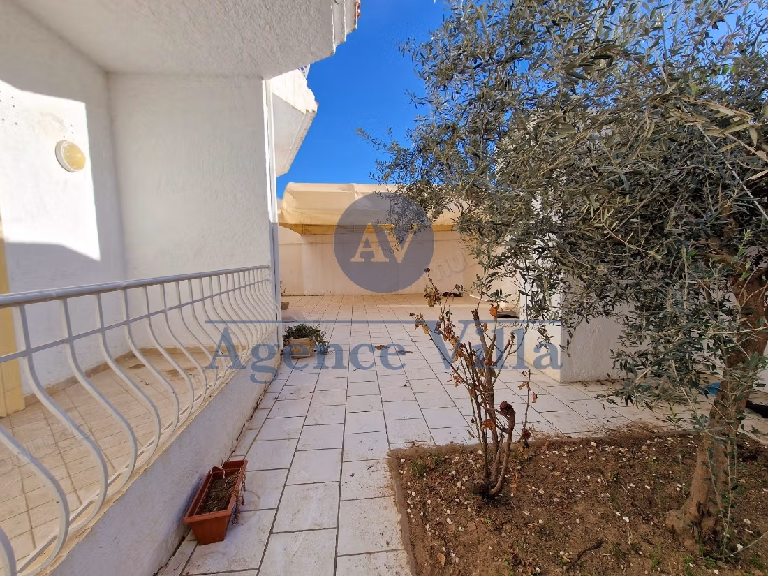 For rent a villa S4 in Menzeh 9