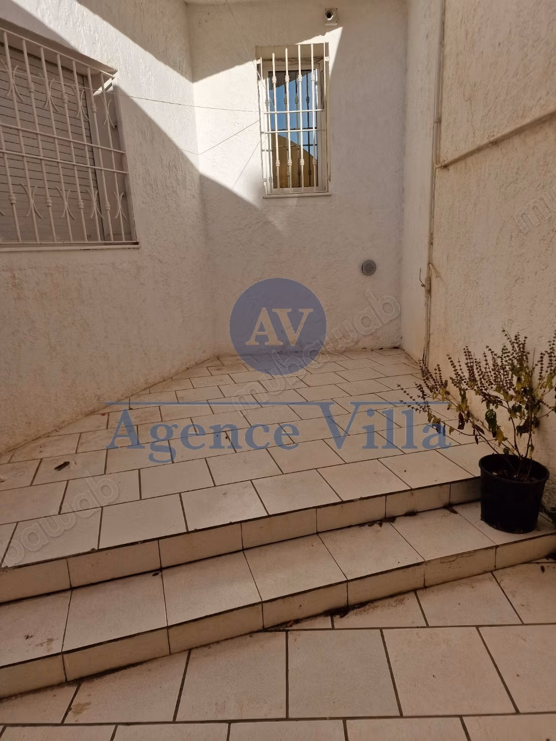 For rent a villa S4 in Menzeh 9