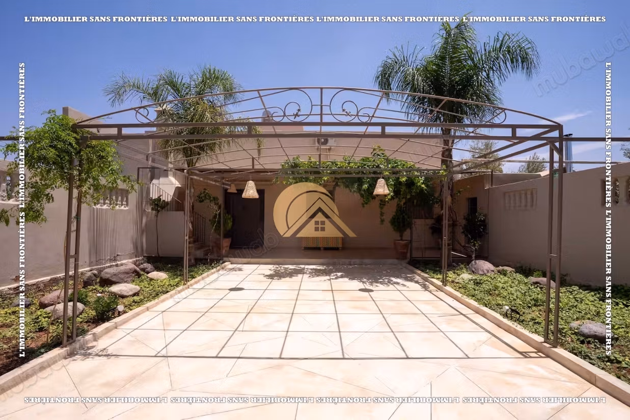 Villa of 2,500 m² in Tahannaout - 3 bedrooms, pool, garden with olive trees and Atlas view