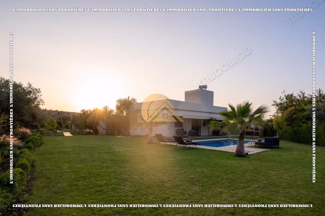 Villa of 2,500 m² in Tahannaout - 3 bedrooms, pool, garden with olive trees and Atlas view