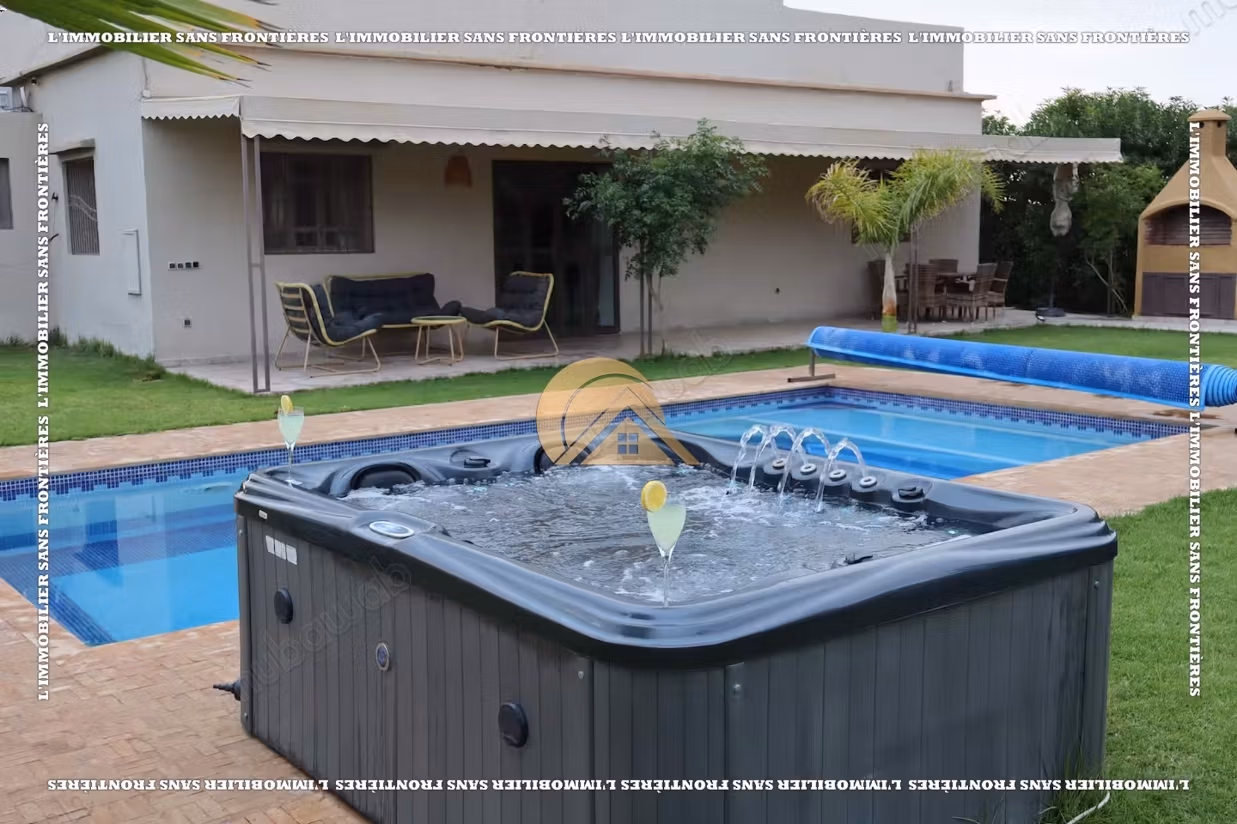 Villa of 2,500 m² in Tahannaout - 3 bedrooms, pool, garden with olive trees and Atlas view