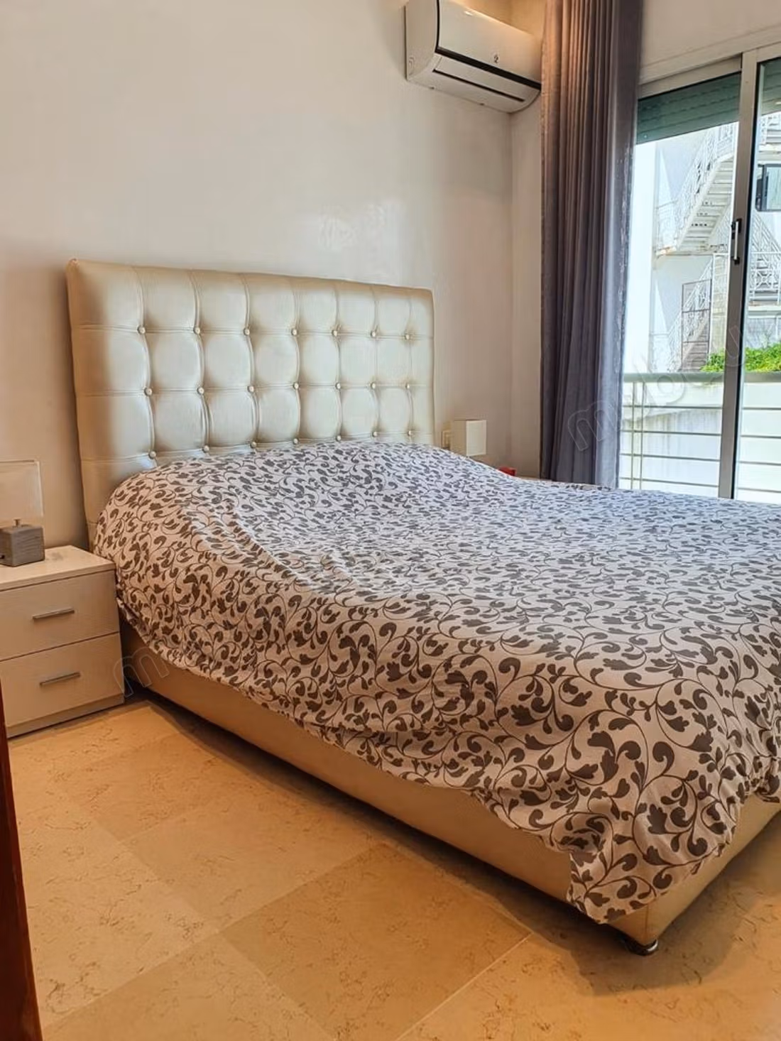Très bel appartement en location à Gauthier. 3 belles chambres. Bien meublé