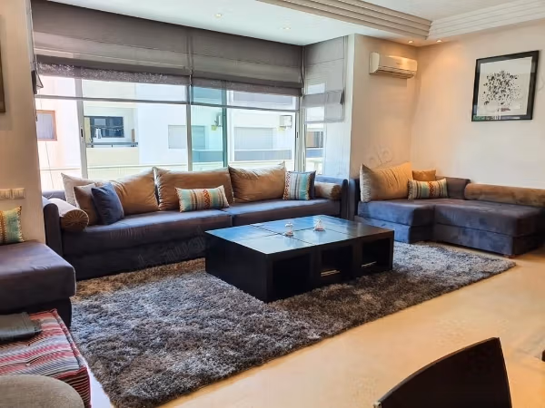Très bel appartement en location à Gauthier. 3 belles chambres. Bien meublé