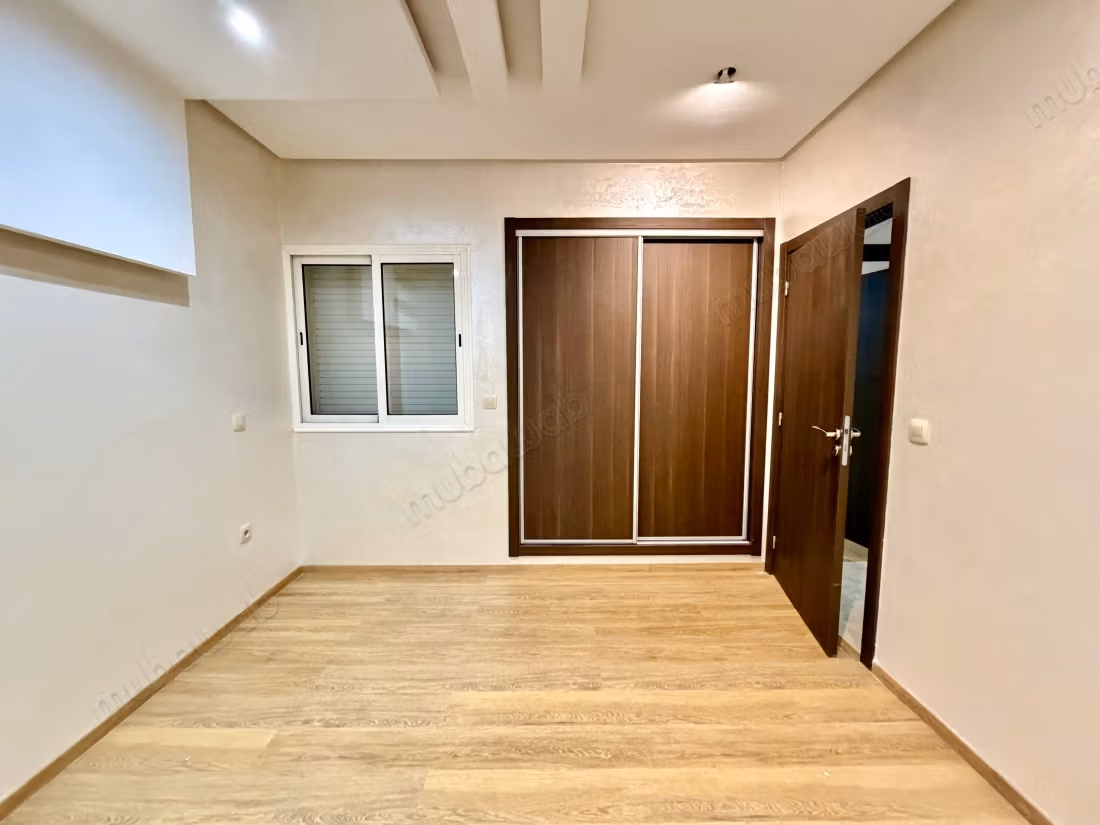 Magnifique appartement à louer à Route de Safi.
Superficie 65 m².
Climatisation et piscine