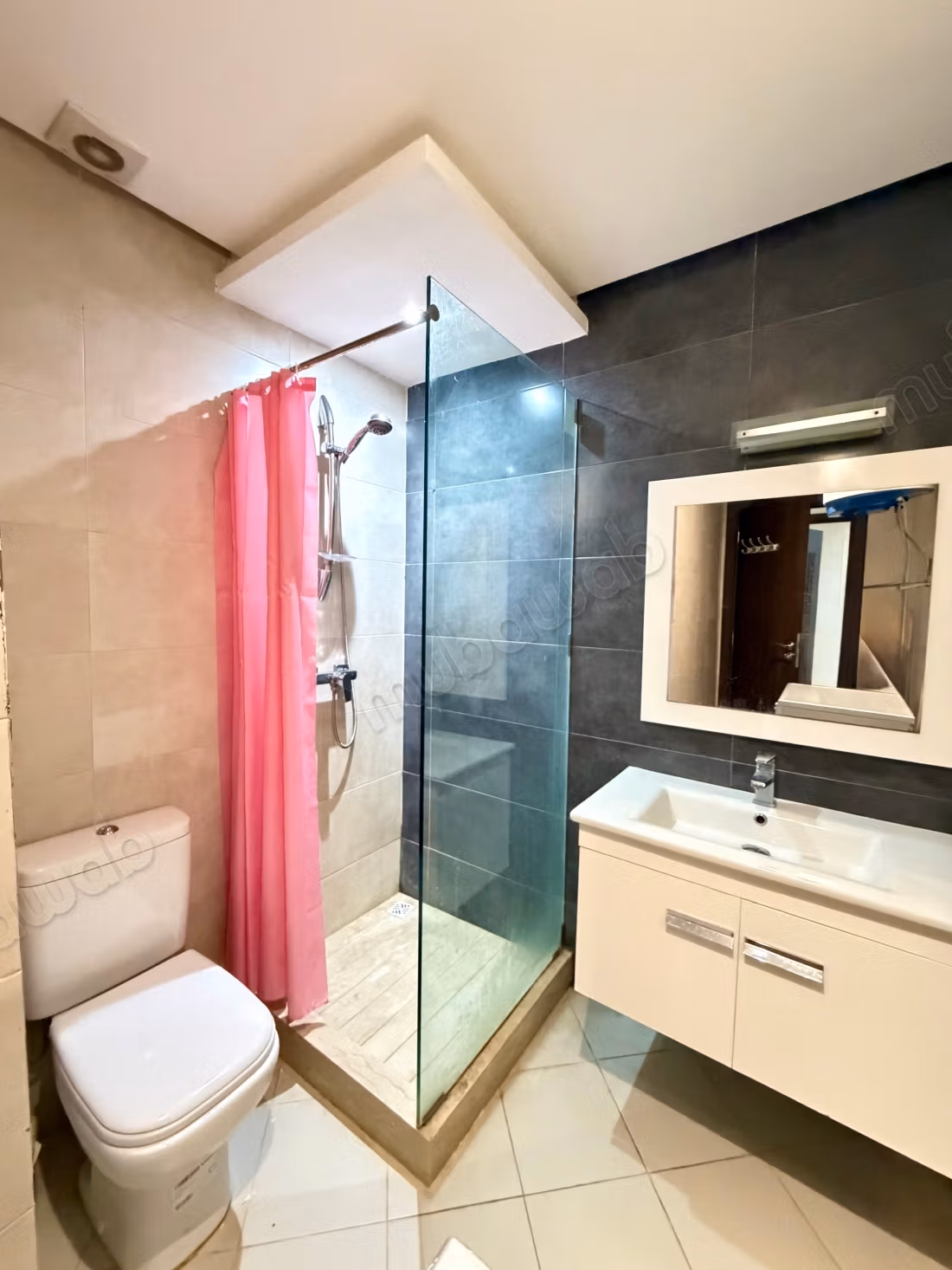 Magnifique appartement à louer à Route de Safi.
Superficie 65 m².
Climatisation et piscine