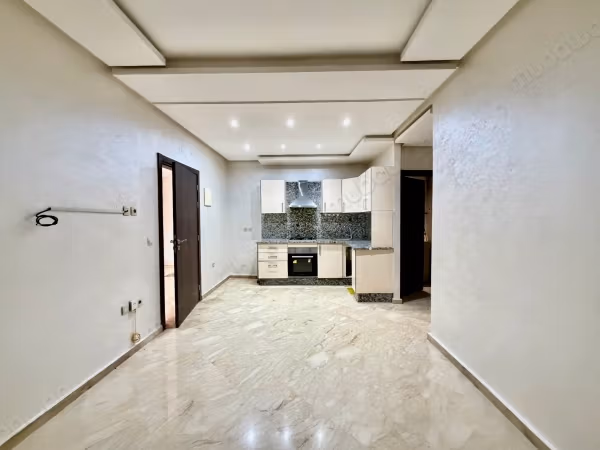 Magnifique appartement à louer à Route de Safi.
Superficie 65 m².
Climatisation et piscine
