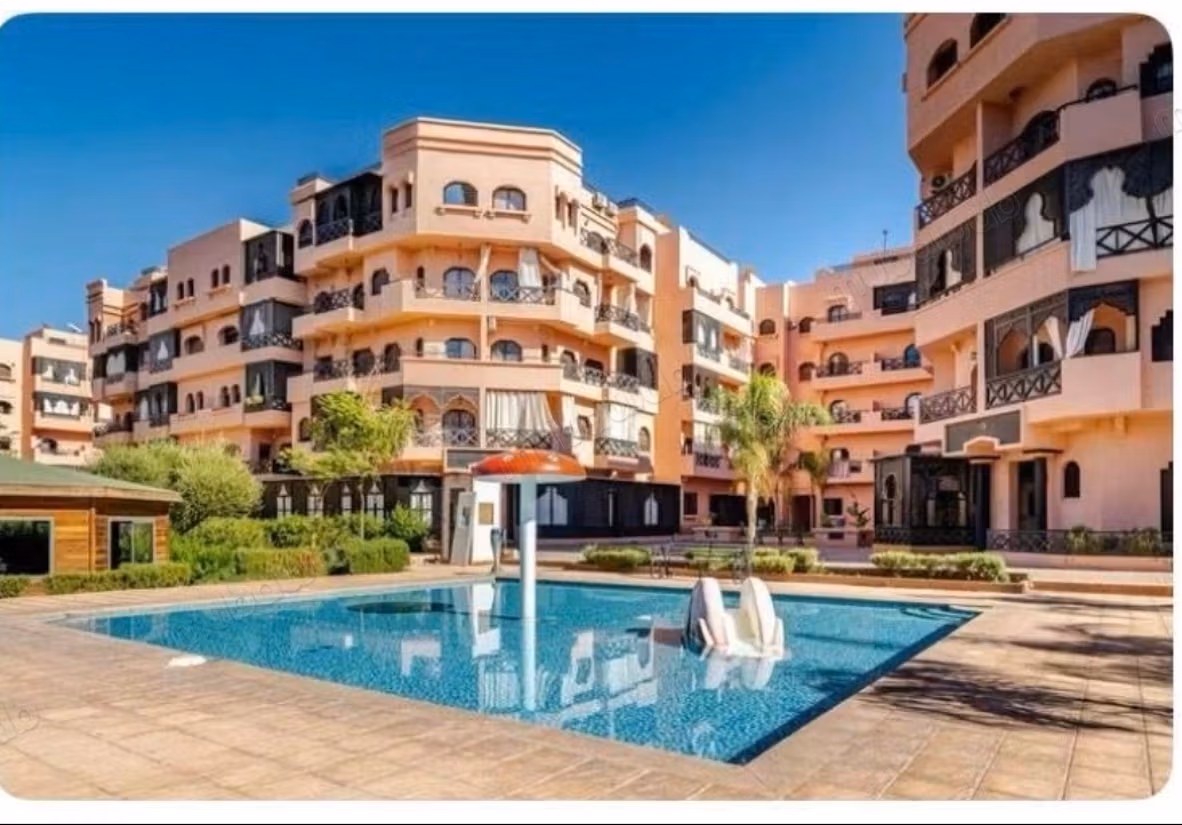 Incantevole Appartamento con 1 Camera da Letto e Terrazza, Residenza Sicura con Piscina e Giardini