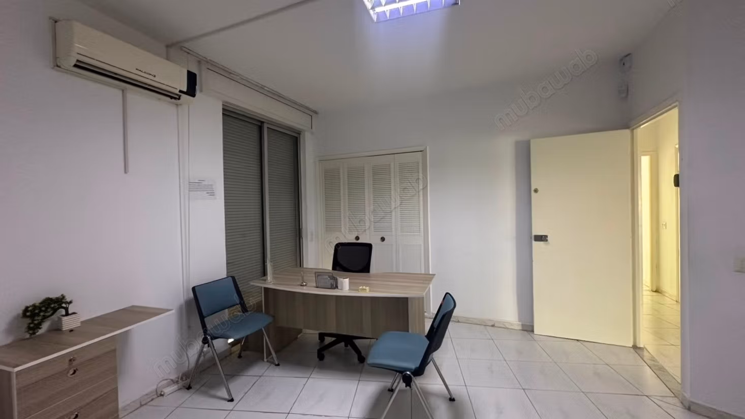 Spacious Office S3 for Rent with Terrace