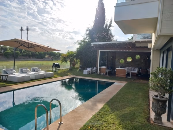 Luxury villa front golf for rent furnished in Ville Verte