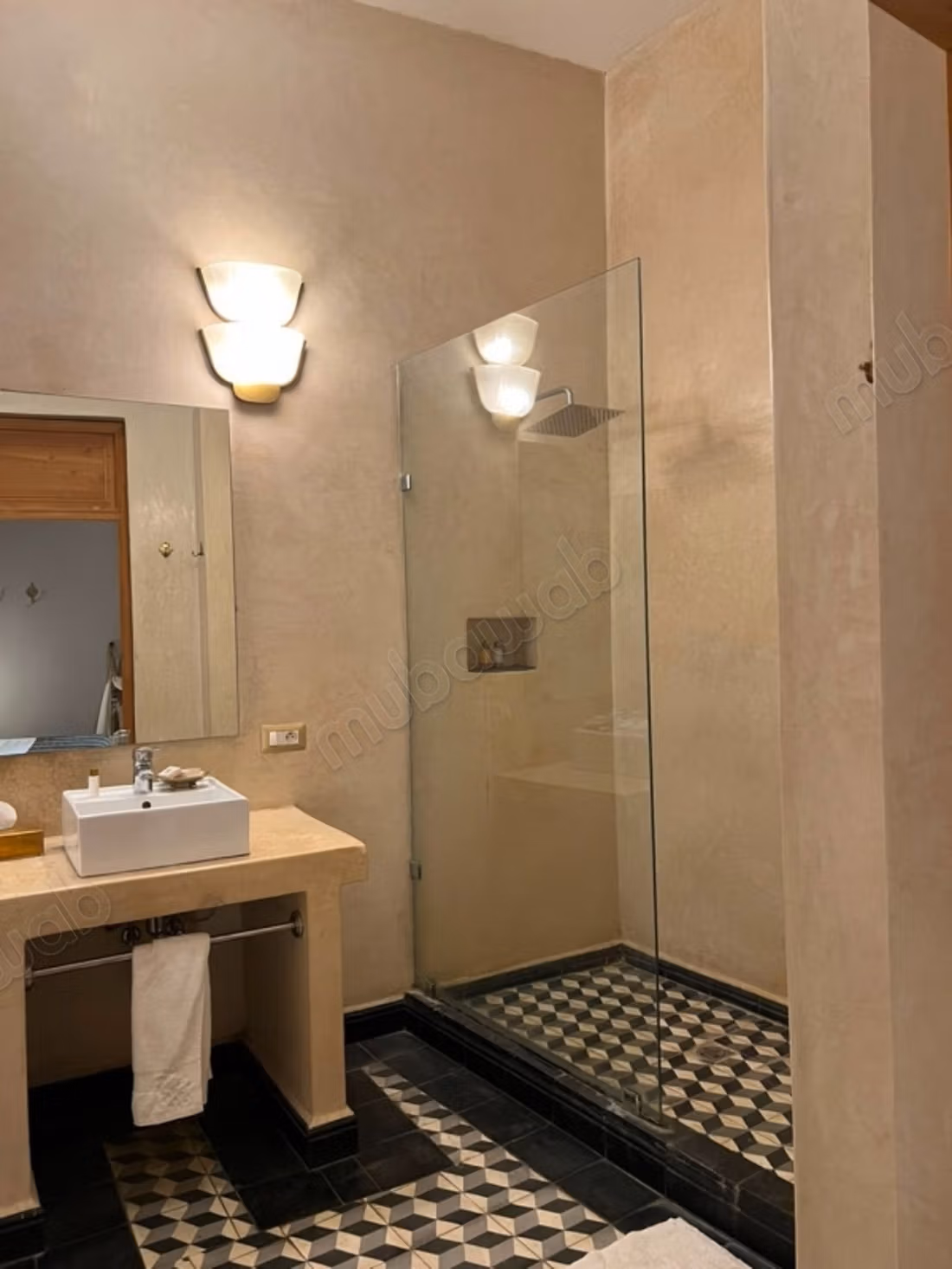 Riads beschikbaar in Talaa. 12 Ruimtes