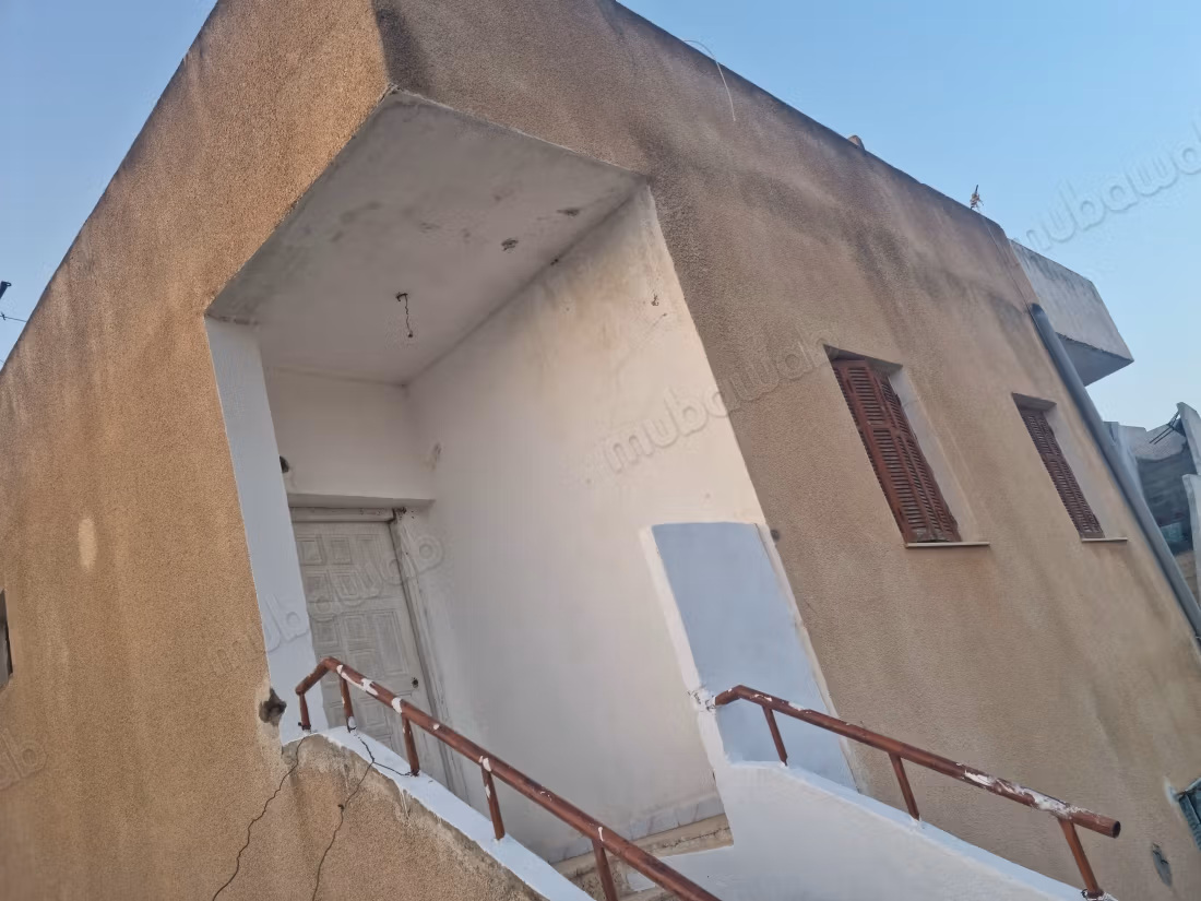 Maison à vendre à El Mourouj 1.2 chambres agréables. Terrasse et jardin