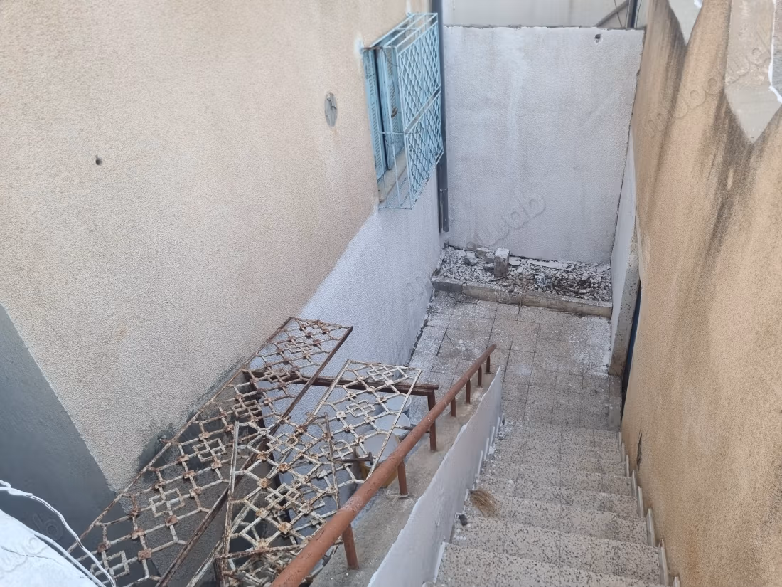 Maison à vendre à El Mourouj 1.2 chambres agréables. Terrasse et jardin