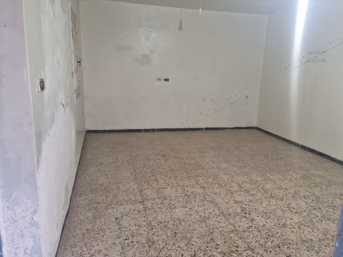 Maison à vendre à El Mourouj 1.2 chambres agréables. Terrasse et jardin
