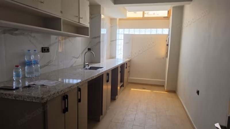 Very nice apartment for rent in Hassan City Center. 3 rooms. Elevator and parking space