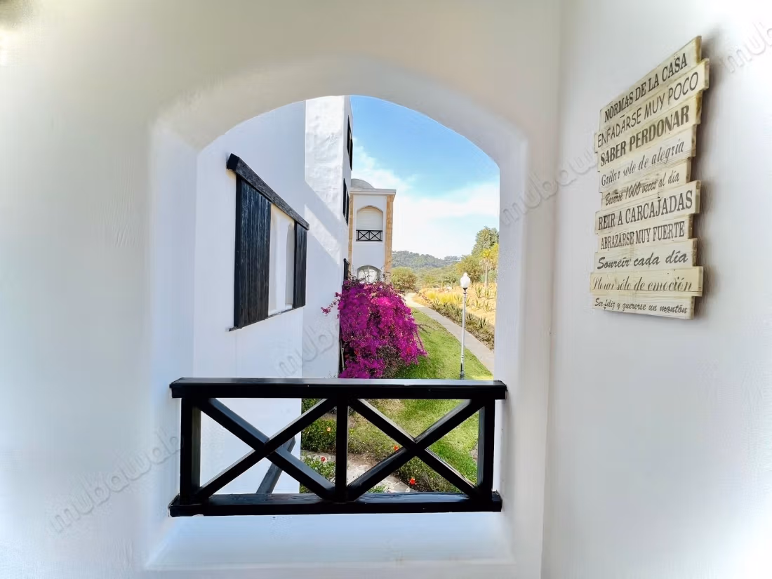Vender apartamento en Cabo Negro residencia JARDÍN DE LILAS. 3 hermosos dormitorios. Entorno tranquilo con vista a la montaña, doble acristalamiento