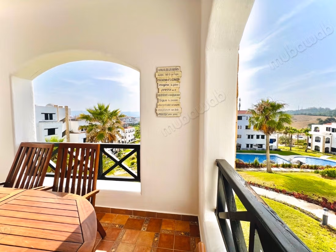 Vender apartamento en Cabo Negro residencia JARDÍN DE LILAS. 3 hermosos dormitorios. Entorno tranquilo con vista a la montaña, doble acristalamiento