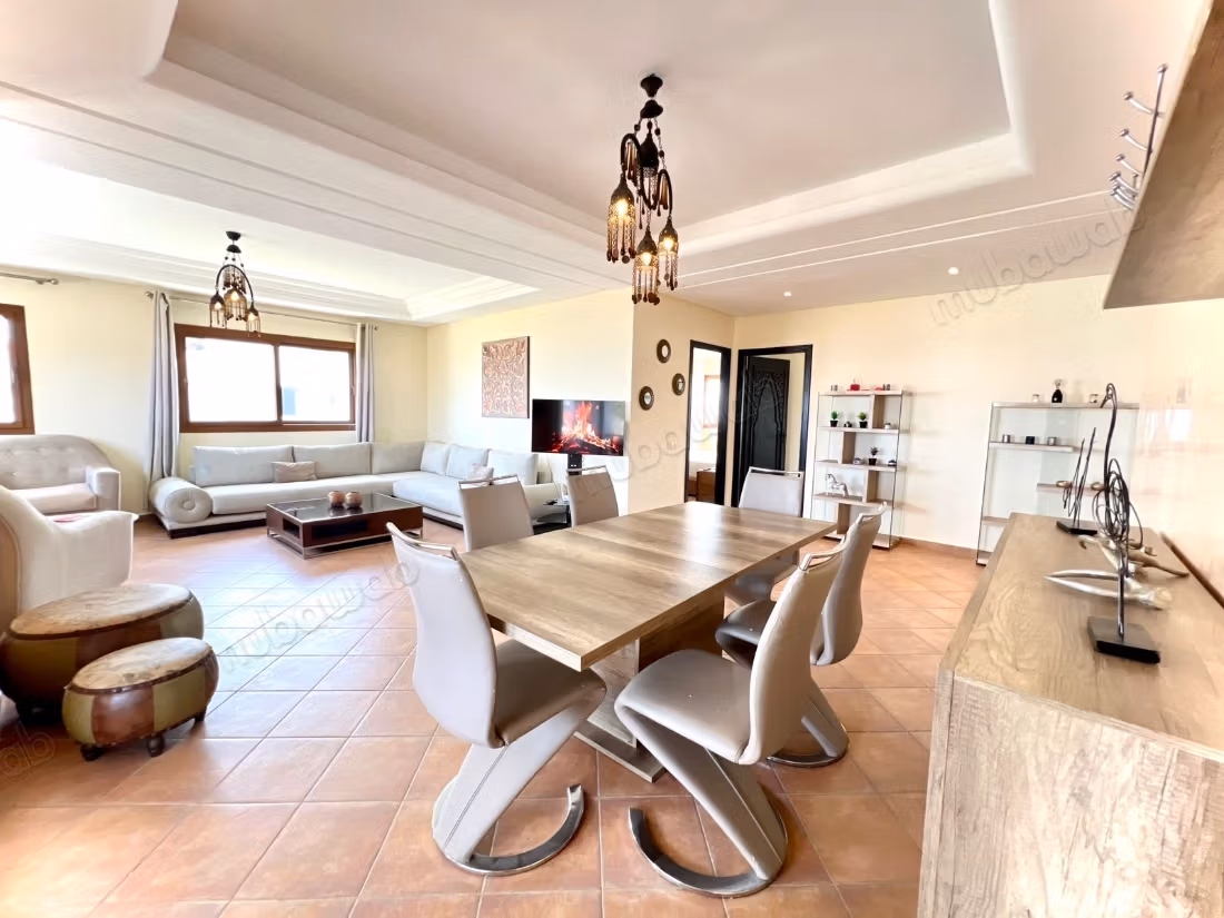Vender apartamento en Cabo Negro residencia JARDÍN DE LILAS. 3 hermosos dormitorios. Entorno tranquilo con vista a la montaña, doble acristalamiento