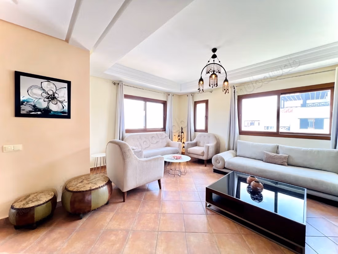 Vender apartamento en Cabo Negro residencia JARDÍN DE LILAS. 3 hermosos dormitorios. Entorno tranquilo con vista a la montaña, doble acristalamiento