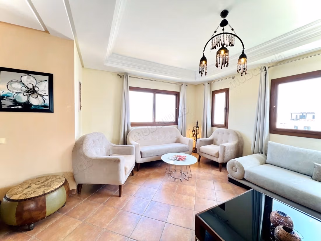 Vender apartamento en Cabo Negro residencia JARDÍN DE LILAS. 3 hermosos dormitorios. Entorno tranquilo con vista a la montaña, doble acristalamiento