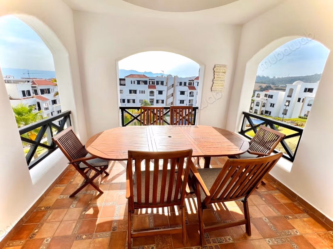 Vender apartamento en Cabo Negro residencia JARDÍN DE LILAS. 3 hermosos dormitorios. Entorno tranquilo con vista a la montaña, doble acristalamiento