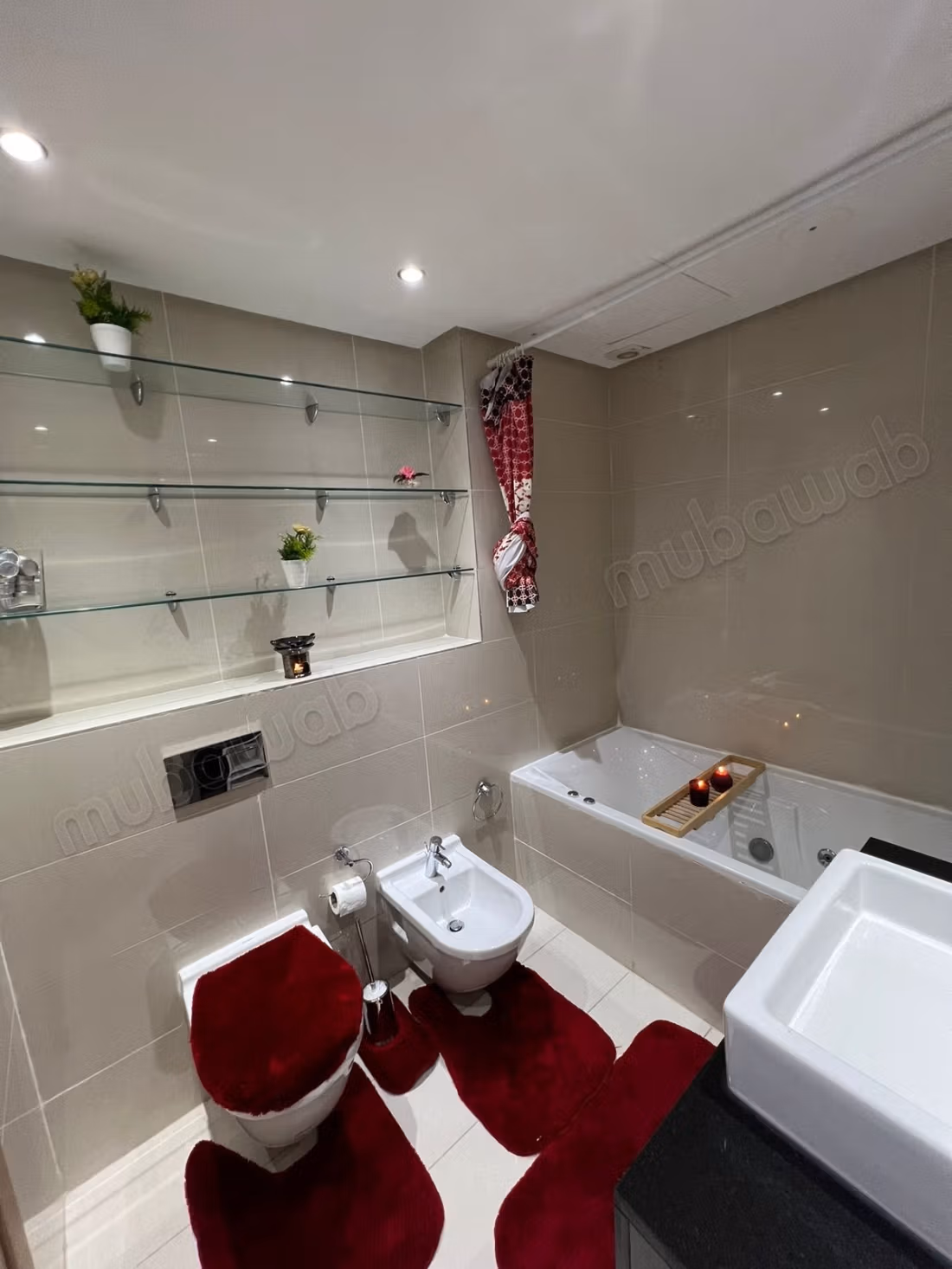 Apartments for rent on Boulevard Medi 6.3 Excellent rooms. Garden and elevator