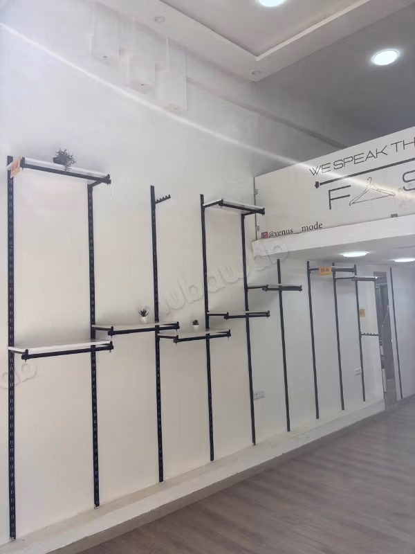 Commercial store for sale