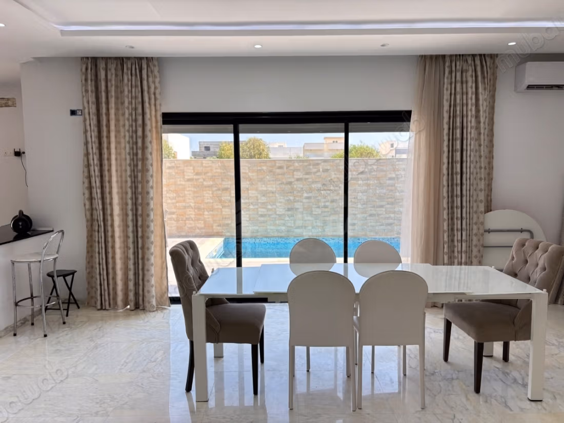 Villa s4 de 266m2 terrain et 500m2 bâti a raoued plage