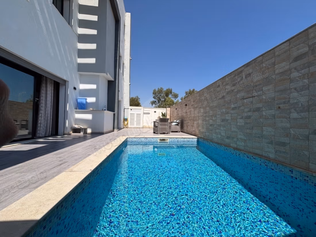 Villa s4 de 266m2 terrain et 500m2 bâti a raoued plage
