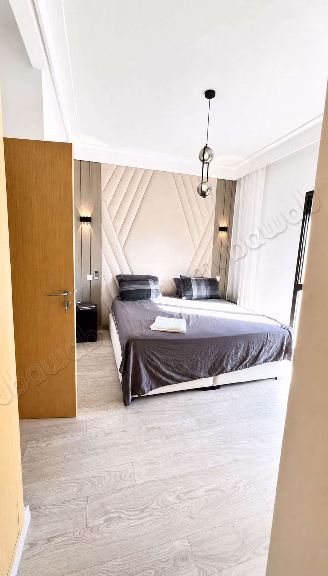 Apartamento amueblado de 2 dormitorios con terraza – CFC