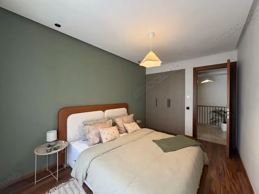 Rent an apartment in Ville Verte. 2 large rooms