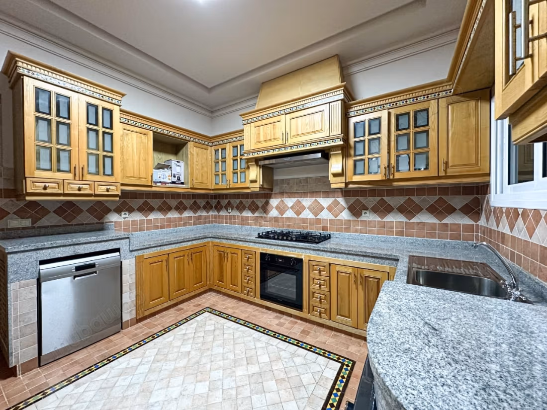 Luxe gemeubileerde villa voor dagelijks verhuur in Boubanne Tanger