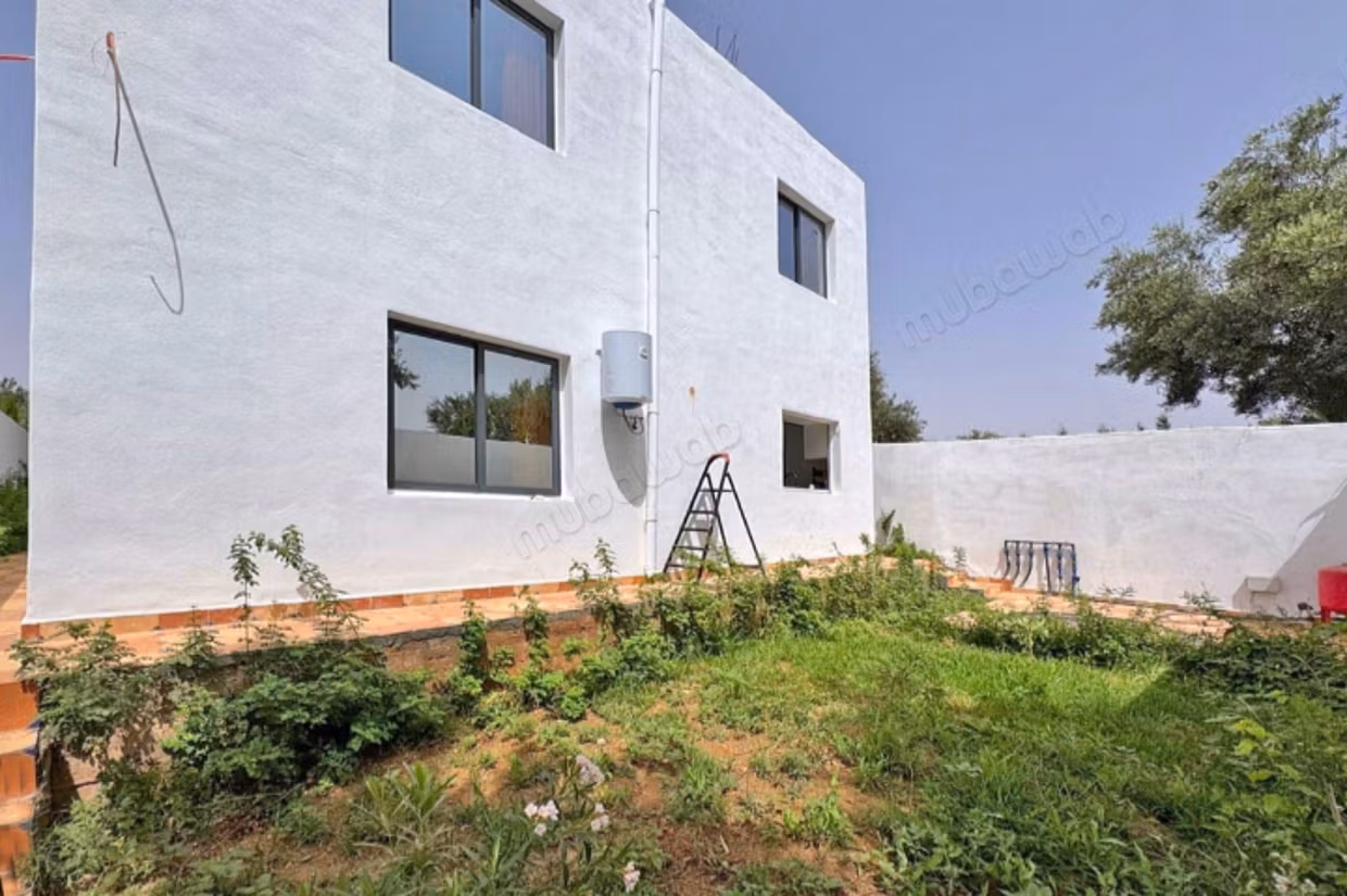 500m² titled villa with swimming pool for sale in Ouriika