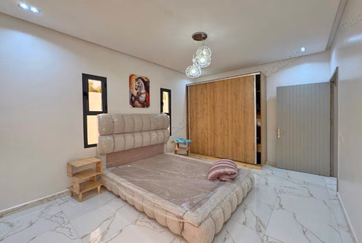 500m² titled villa with swimming pool for sale in Ouriika