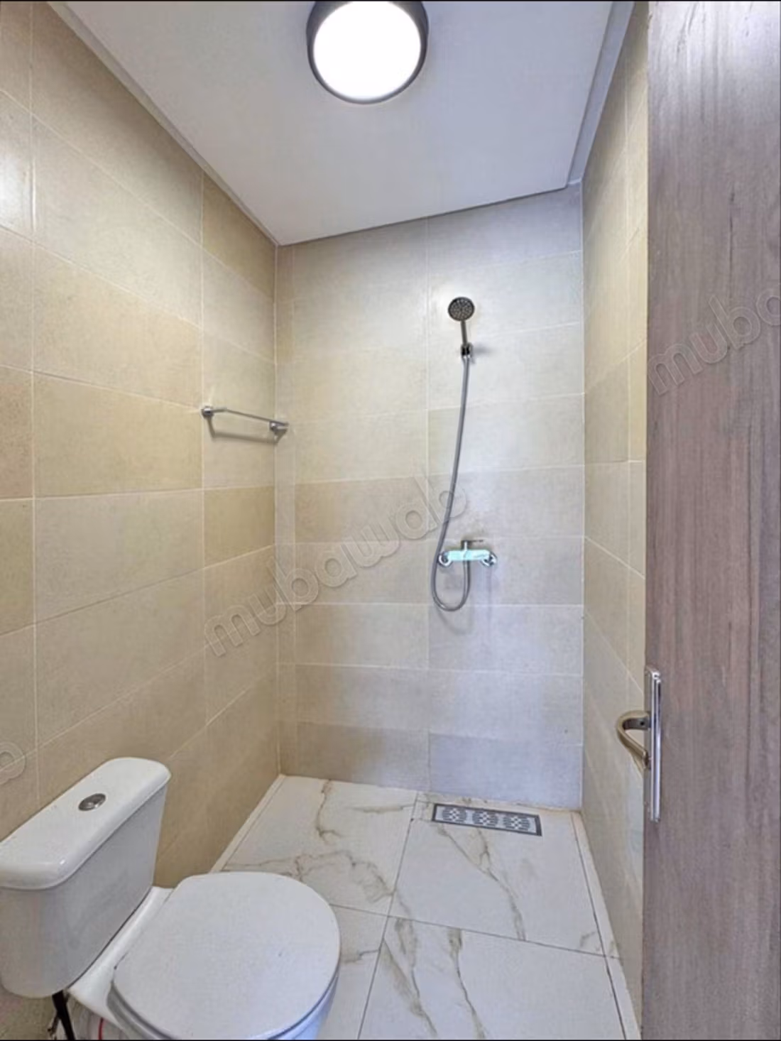 500m² titled villa with swimming pool for sale in Ouriika