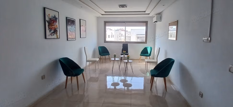 Grande ufficio attrezzato nuovo in posizione strategica a Bous
